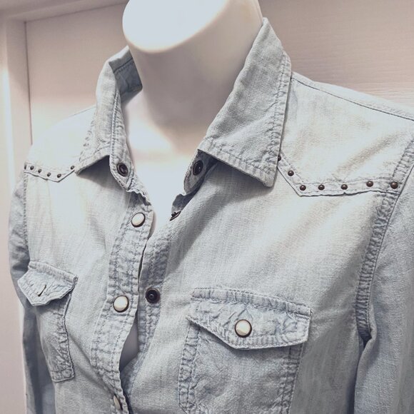 American Eagle Outfitters-Long Sleeve Denim Western Shirt-Studs-Pearl Snaps-Sz 4 - Picture 5 of 15